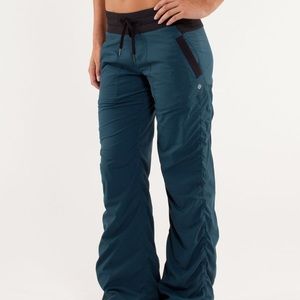 Lululemon Athletica Dance Studio Pant  size 8 EUC